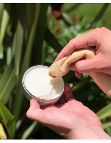 Como aplicar la crema nutritiva para zapatos y accesorios de pieles delicadas