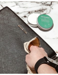 Crema hidratante y limpiadora para accesorios de piel como bolsos o cinturones